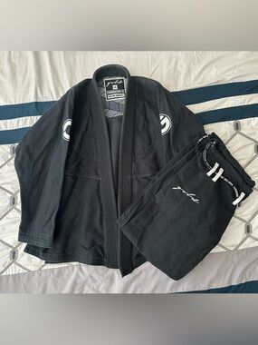 Gold BJJ Foundation Women's Jiu Jitsu Gi Kimono (Black) - Size F1